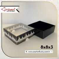 [Desen #4] 8x8x3 Altı Siyah Karton, Üstü Kabe Temalı Asetat Kutu