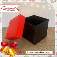 10x10x10 Tabanı Siyah, Kapağı Kırmızı Karton Kutu