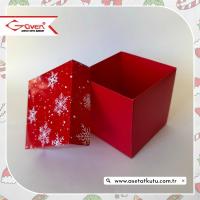 10x10x10 Tabanı Kırmızı, Kapağı Kar Taneli Karton Kutu