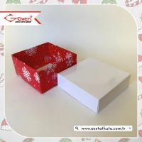 10x10x5 Tabanı Kar Tanesi Desenli, Kapağı Beyaz Karton Kutu