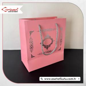 15.5x17x8 Pembe Üzerine Gümüş Saray Desenli Karton Çanta