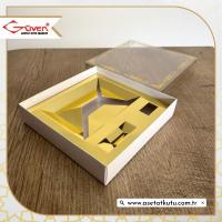 15x15x3 Gold Saray Desenli, Beyaz Karton Tabanlı Kutu [Gold Karton İçli]