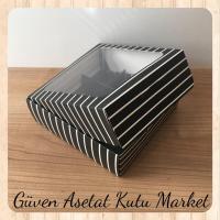 [9 Bölmeli] 15x15x5 Siyah Beyaz Çizgili Pencereli Karton Kutu