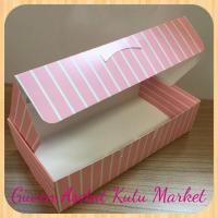 20x10x5 Pembe Beyaz Çizgili Pencereli Karton Kutu