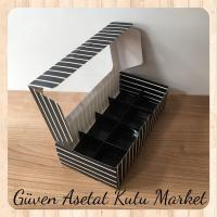 [8 Bölmeli] 20x10x5 Siyah Beyaz Çizgili Pencereli Karton Kutu