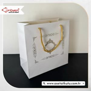 20x20x10 Beyaz Üzerine Gold Saray Desenli Karton Çanta