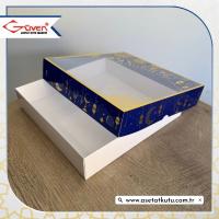 25x25x5 Lacivert Yaldız Baskılı, Beyaz Tabanlı Kutu