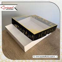 25x25x5 Siyah Yaldız Baskılı, Beyaz Tabanlı Kutu