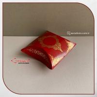 4.5x4.5x1.5 Bordo Üzeri Gold Saray Desenli Japon Yastığı Kutu