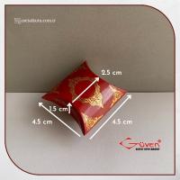 4.5x4.5x1.5 Bordo Üzeri Gold Saray Desenli Japon Yastığı Kutu