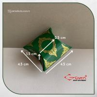 4.5x4.5x1.5 Yeşil Üzeri Gold Saray Desenli Japon Yastığı Kutu