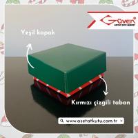 5x5x2.2 Tabanı Kırmızı Çizgili, Kapağı Yeşil Karton Kutu