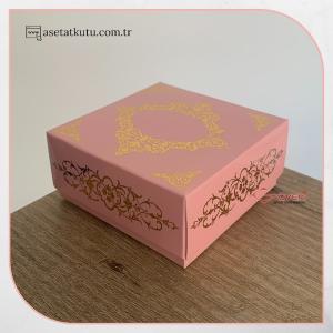 8x8x3.5 Pembe Üzeri Gold Saray Desenli Komple Karton Kutu