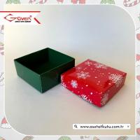 8x8x3.5 Tabanı Yeşil, Kapağı Kar Taneli Karton Kutu
