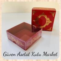 8x8x3 Altı Bordo Üzerine Gold Saray Desenli Karton, Üstü Asetat Kutu