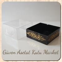 8x8x4 Altı Siyah Üzerine Gold Saray Desenli Karton, Üstü Asetat Kutu