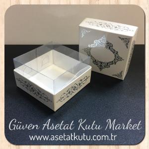 8x8x5 Altı Beyaz Üzerine Gümüş Saray Desenli Karton, Üstü Asetat Kutu