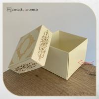 8x8x6.5 Krem Üzeri Gold Saray Desenli Komple Karton Kutu