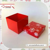 8x8x6.5 Tabanı Kırmızı, Kapağı Kar Taneli Karton Kutu