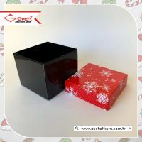 8x8x6.5 Tabanı Siyah, Kapağı Kar Taneli Karton Kutu