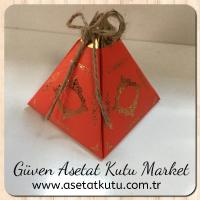 6.5x6.5x7 Kırmızı Piramit Kutu (Gold Saray Desen)